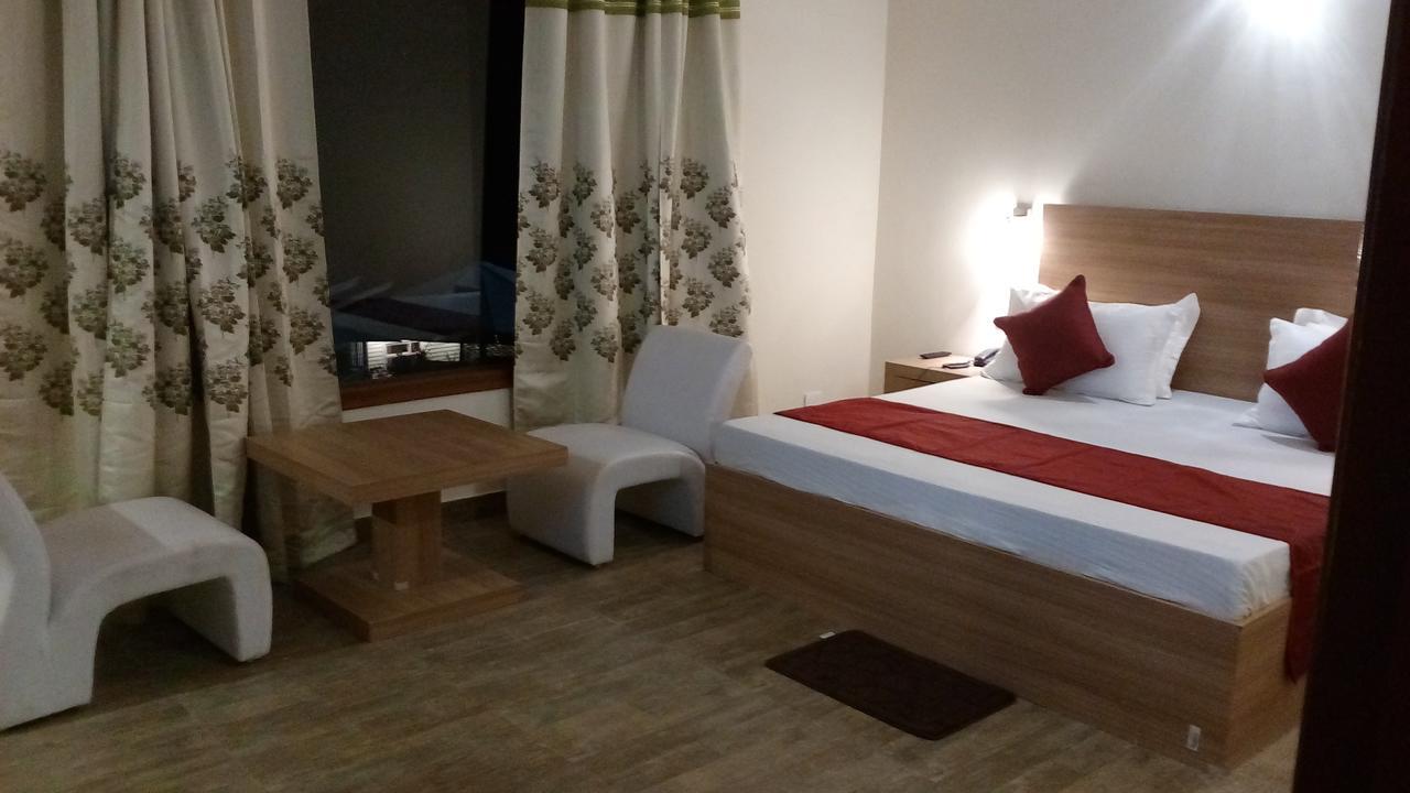 Hotel Emerald Valley Чейл Екстер'єр фото